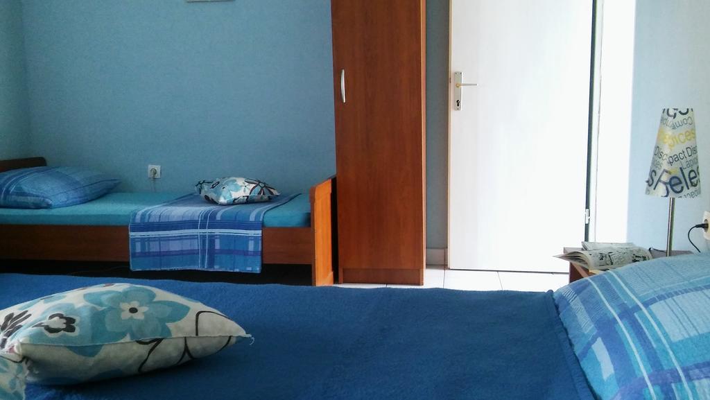 Apartmani Conar Veliki Drvenik Exterior photo